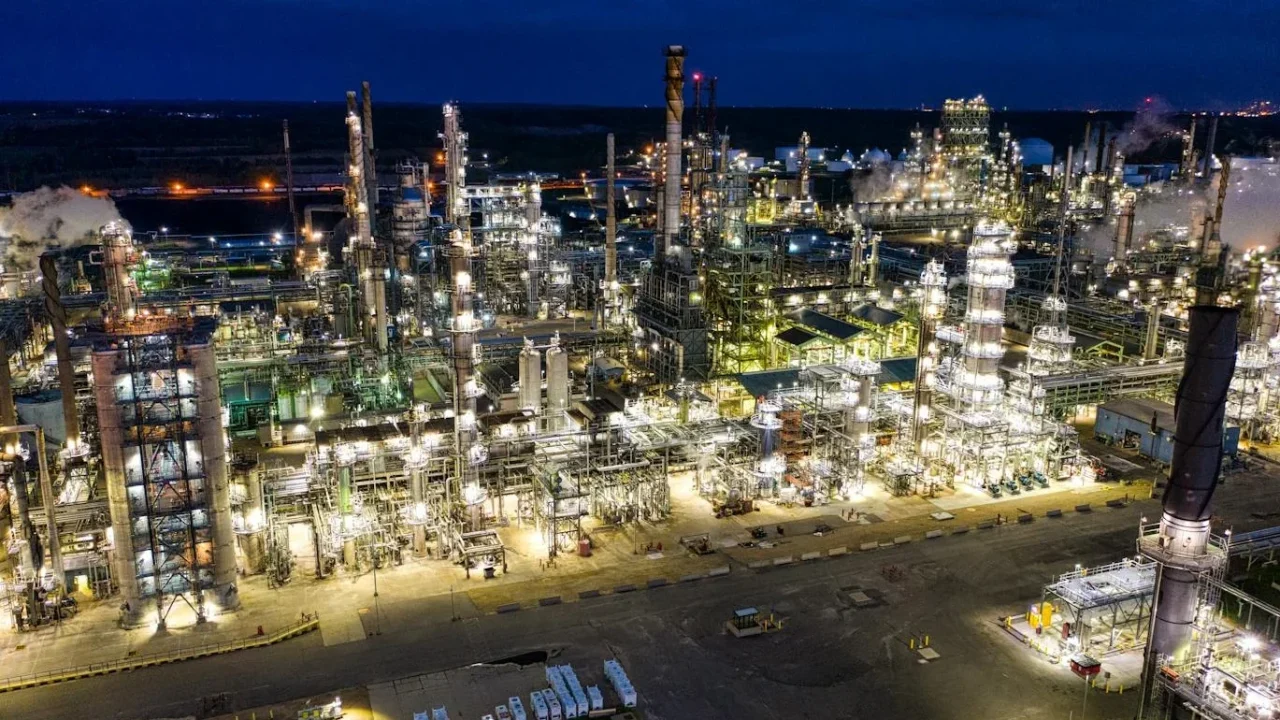 City Skyline Oil Refinery