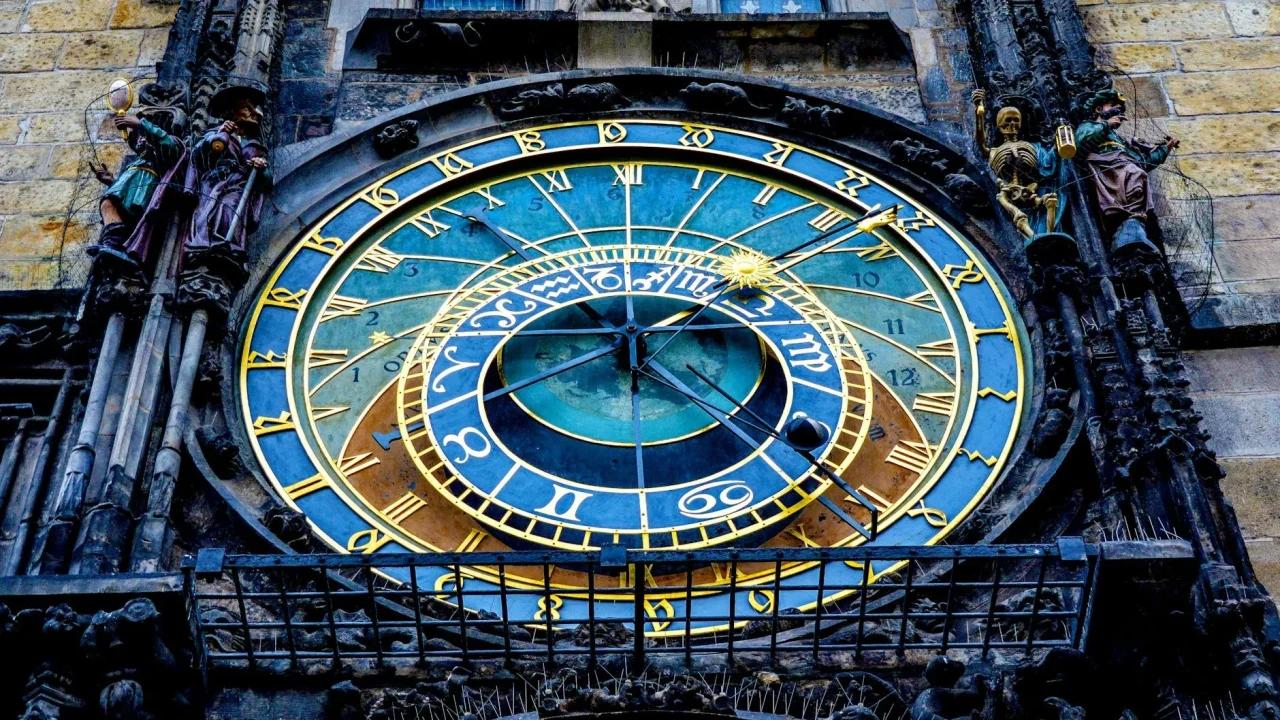 Clock Calendar