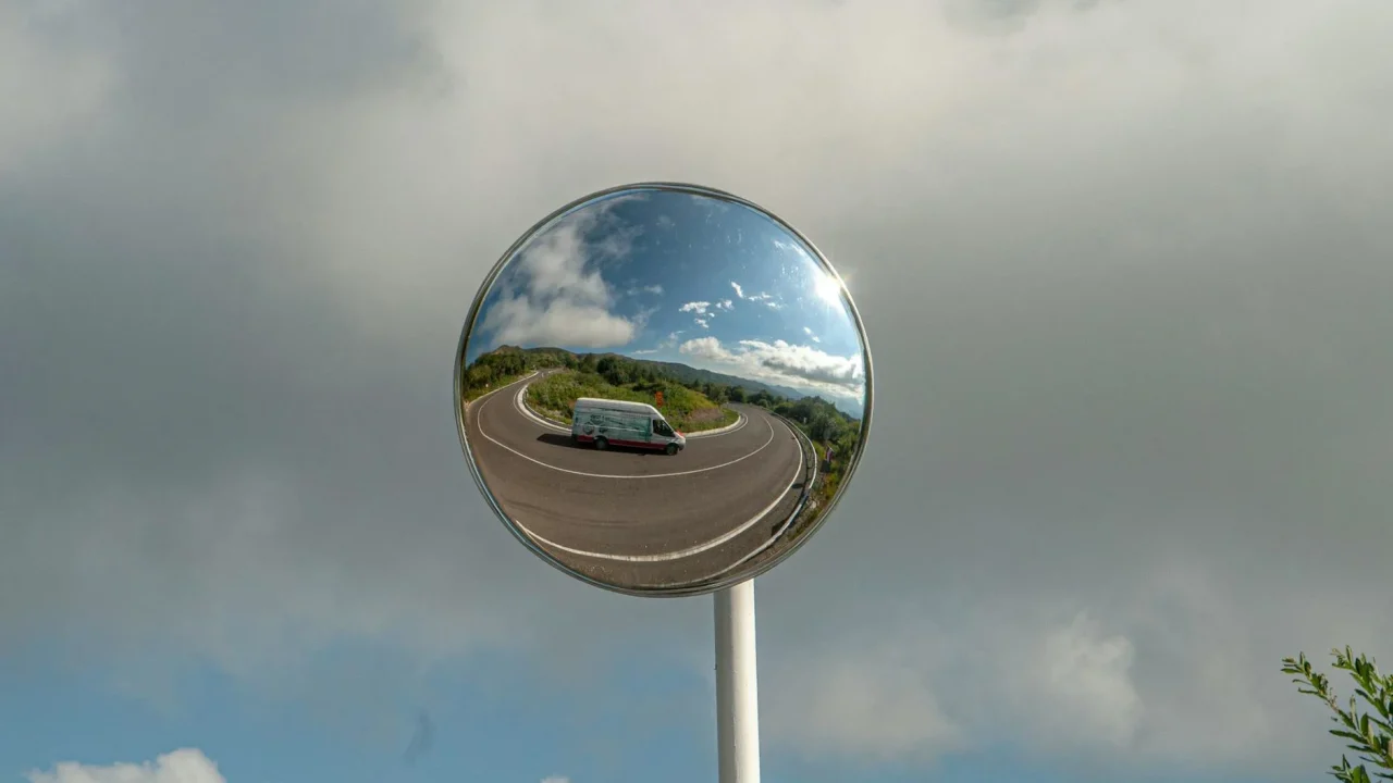 Feedback Mirror