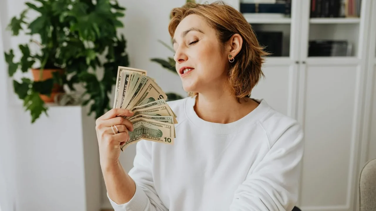 Happy Worker Money