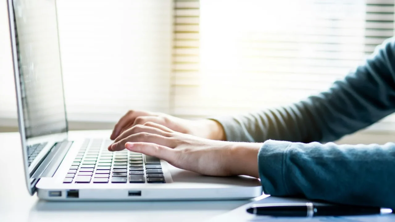 Searching Laptop Job Portal