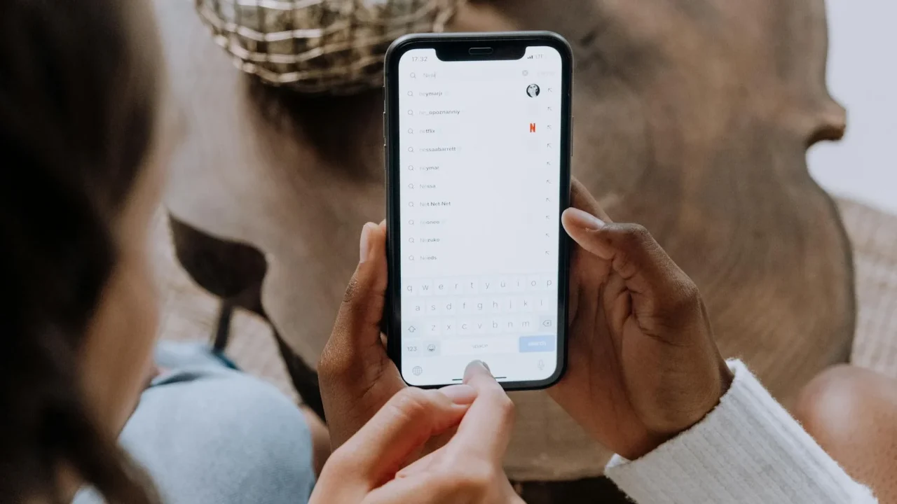 Smartphone Search Job Portal