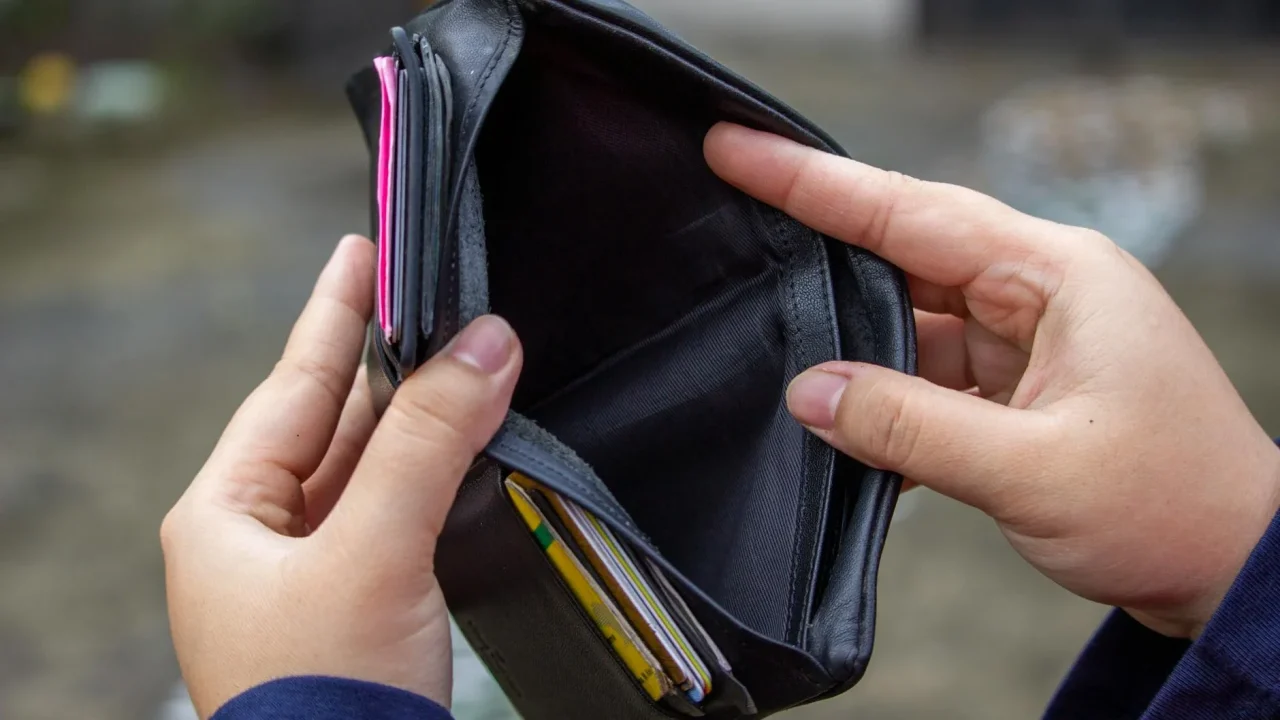 Warning Sign Empty Wallet
