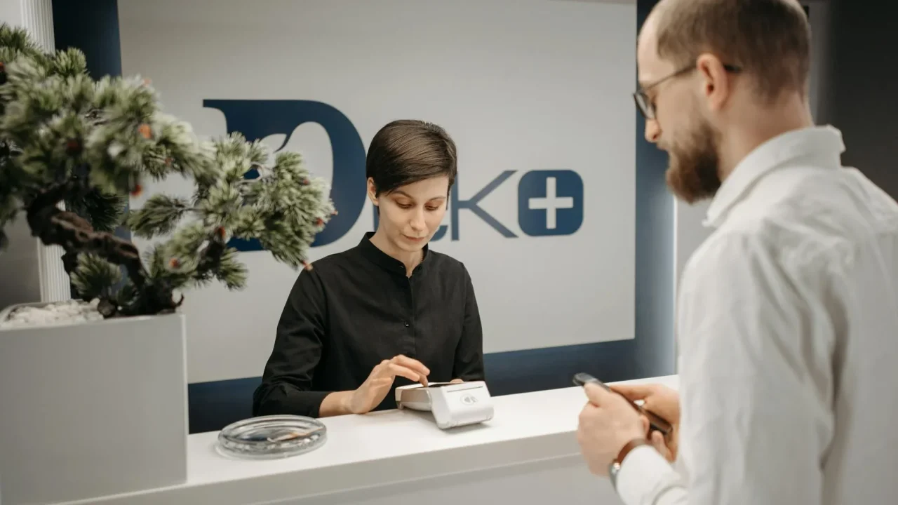Bank Teller Receptionist