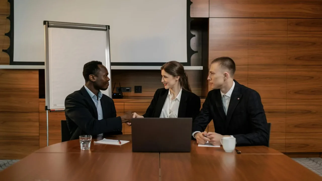 Handshake Meeting Room