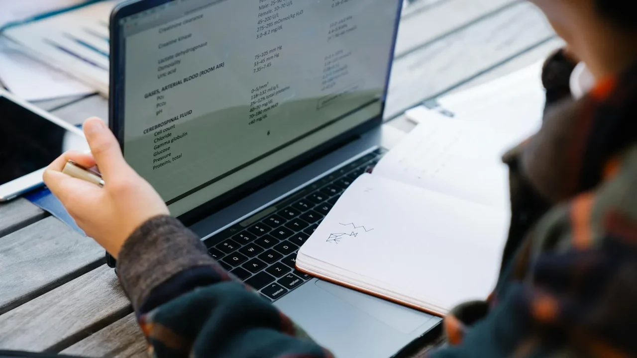 Internet Research Laptop