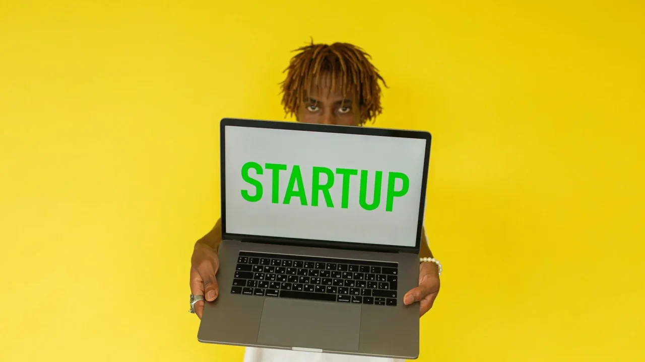 Laptop Business Growth