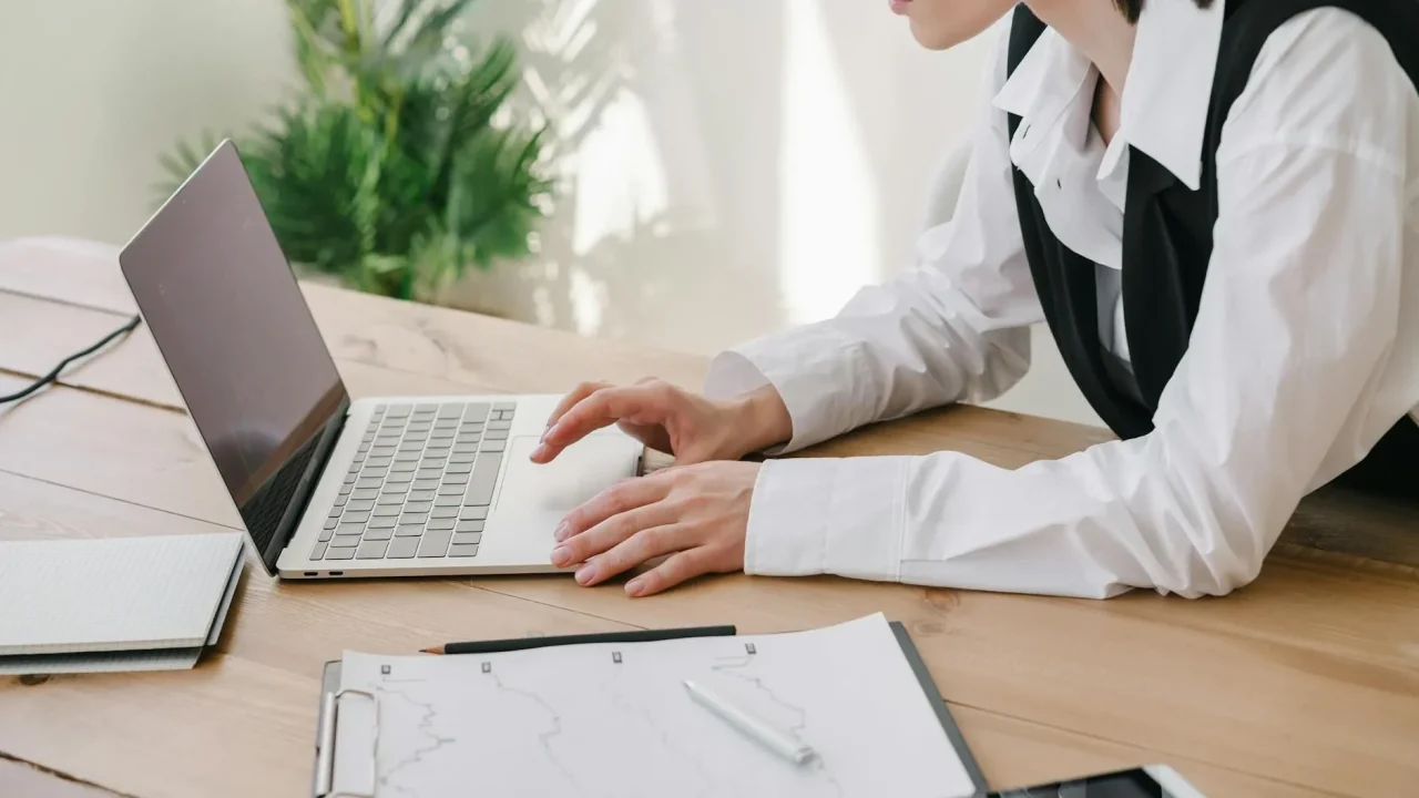 Professional Profile Laptop Office