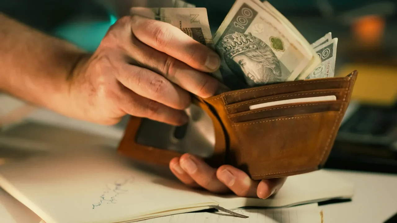 Salary Insurance Money