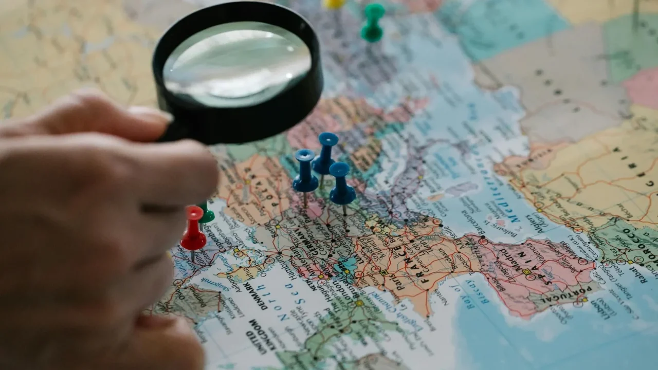 Searching Magnifying Glass