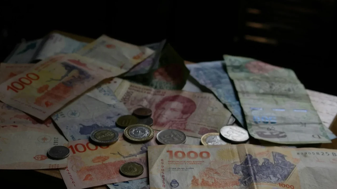 Shield Umbrella Money