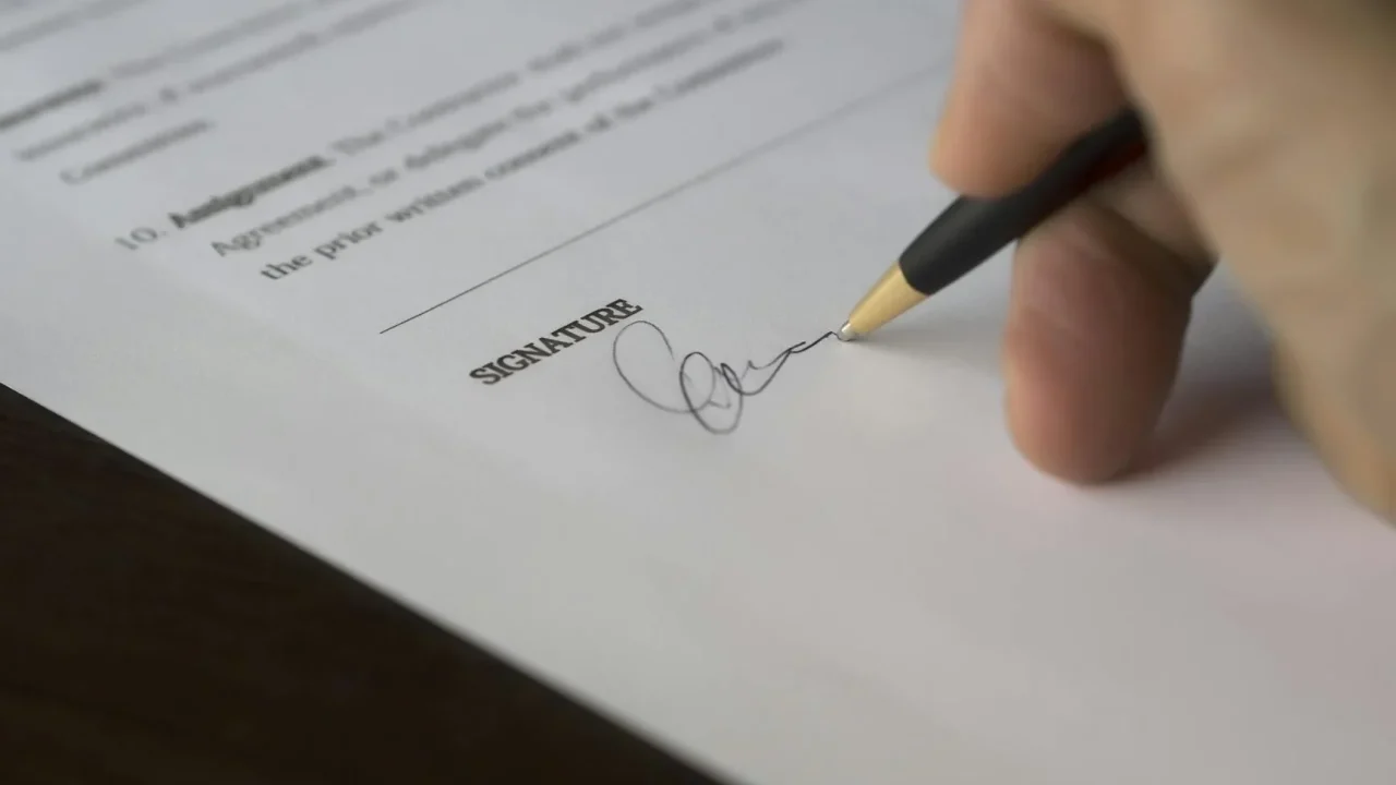 Signature Contract