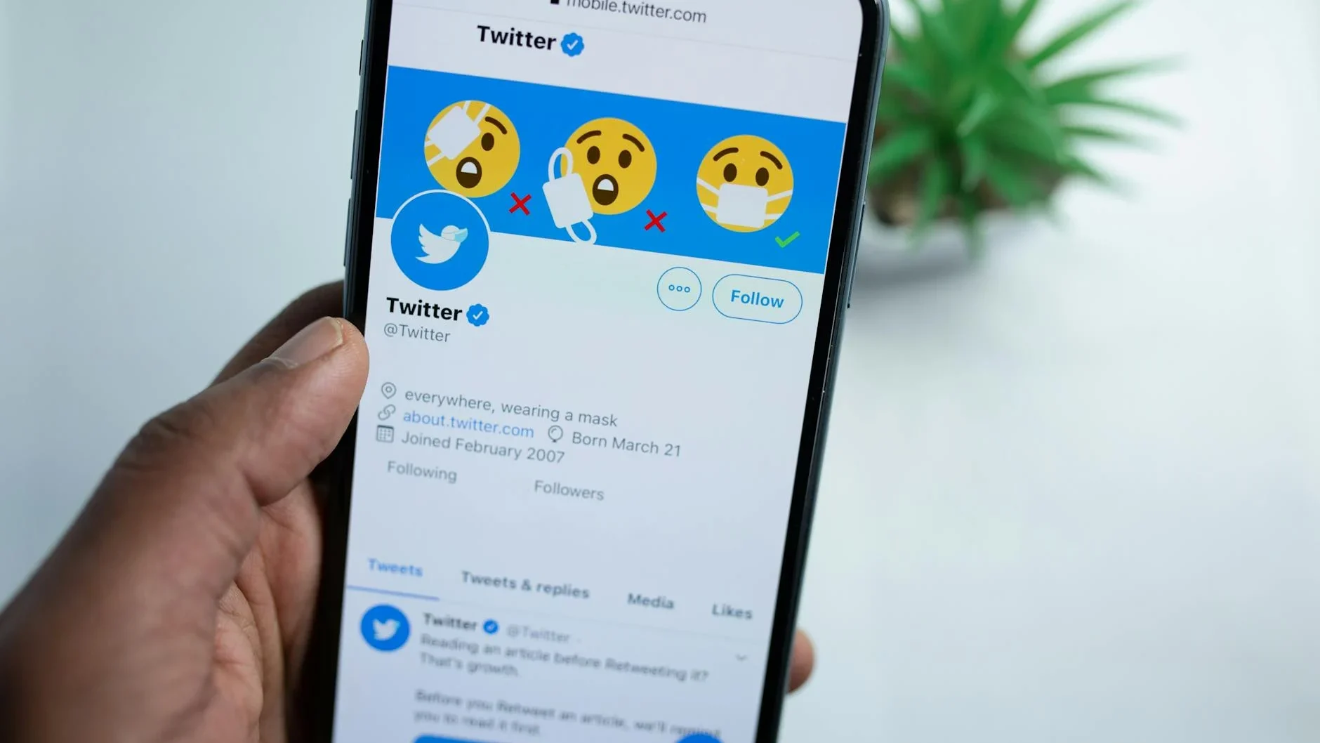 Smartphone Social Media Ads
