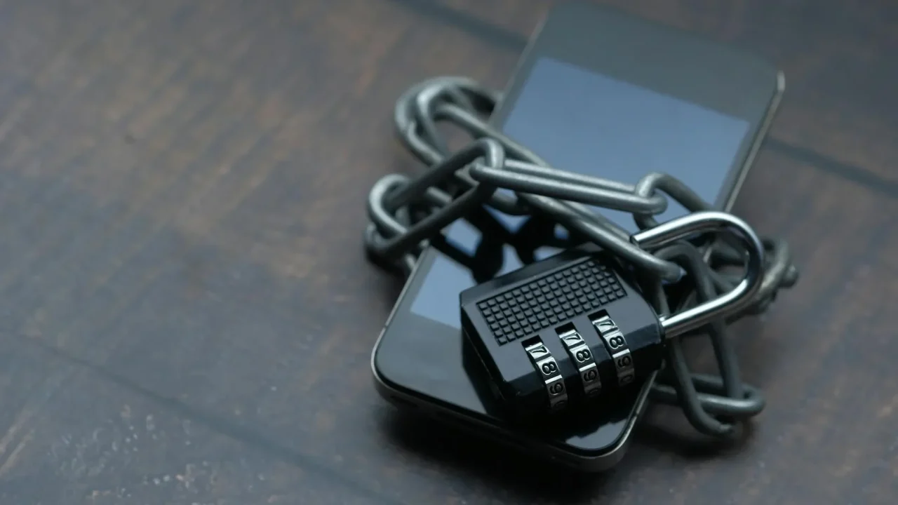 Cyber Security Smartphone Lock