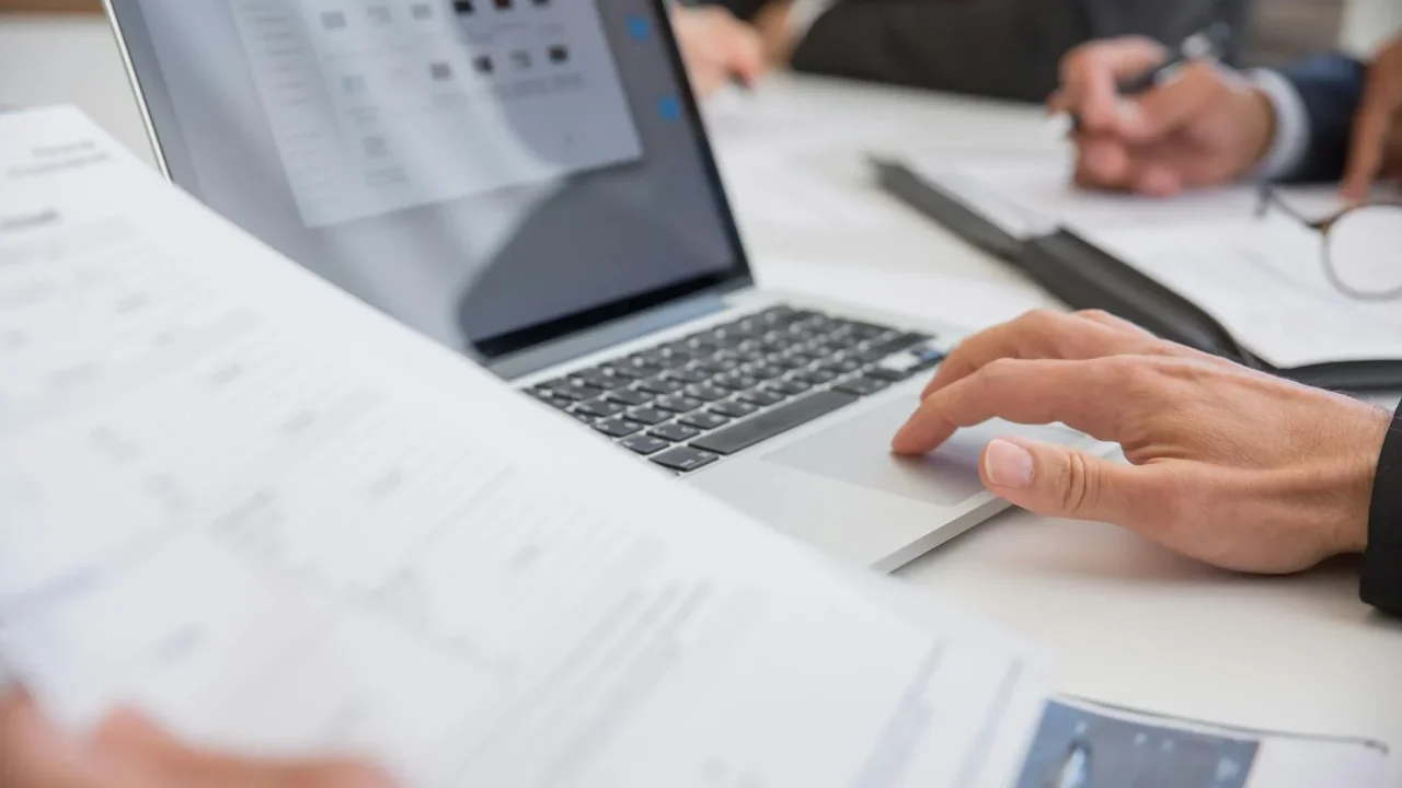 Document Laptop