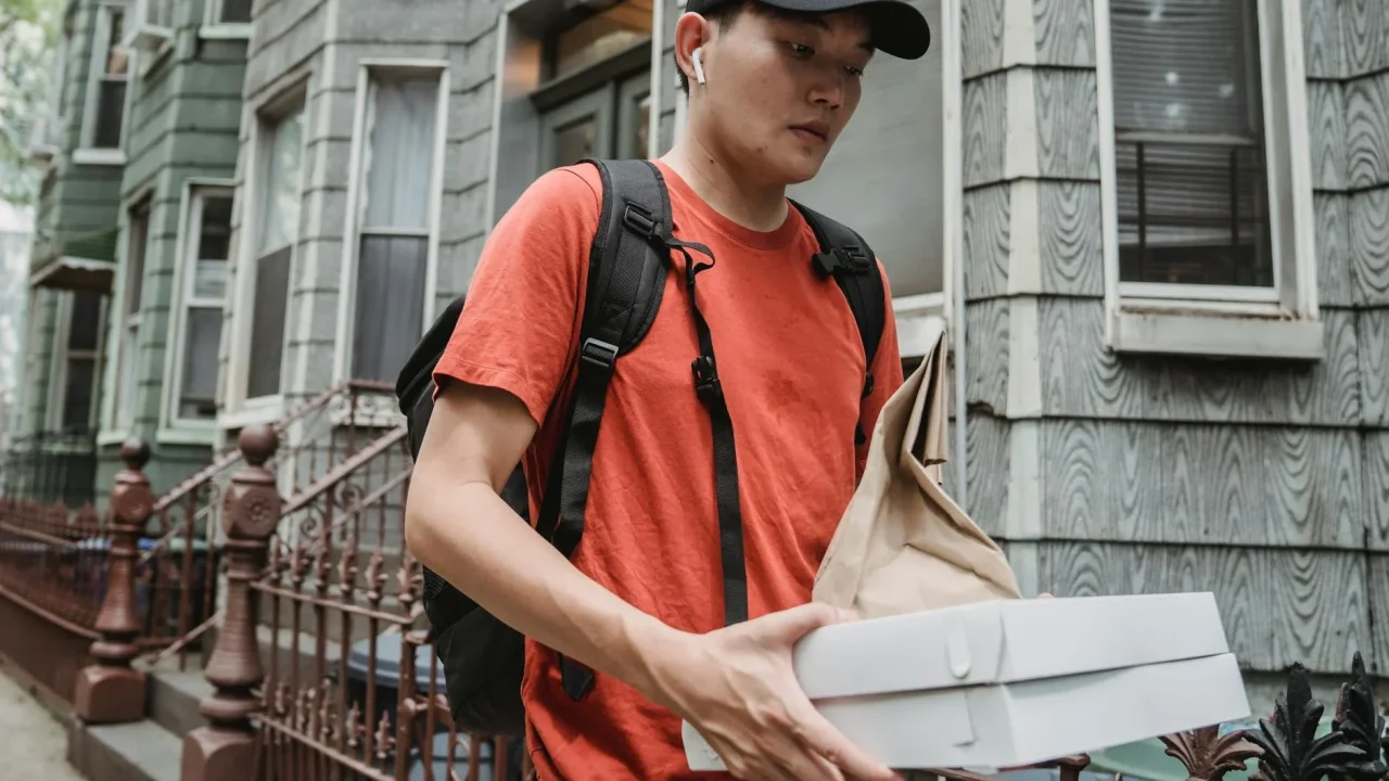 Food Delivery School Building