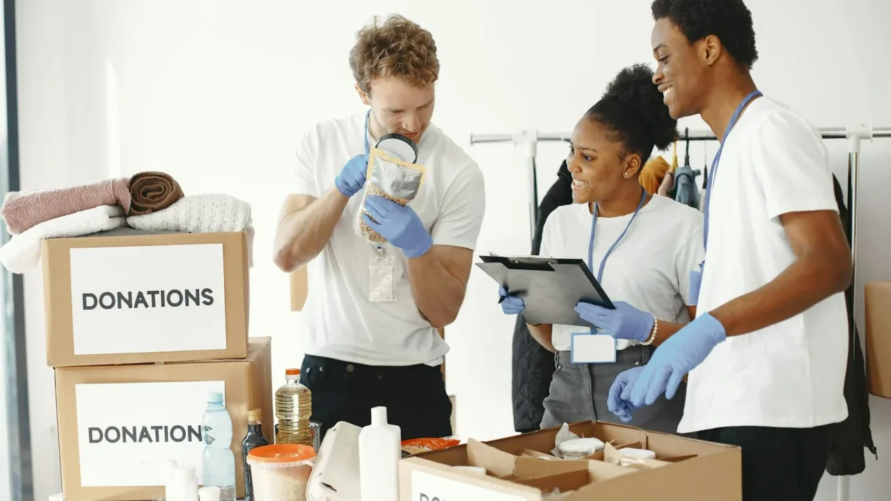 Food Distribution Team Coordination