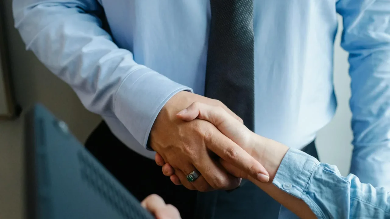 Handshake Ethical Business