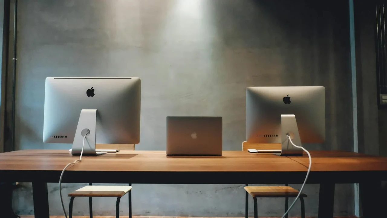 Resume Computer Desk